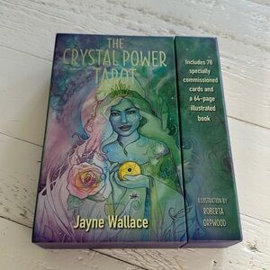 The CRYSTAL power tarot by JAYNEWALLACE
In like new condition, tarot cards